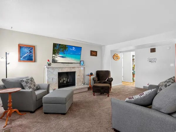 8209 S VALENCIA PL, Sandy, UT 84093