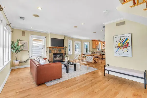 32 Copley St #2, Cambridge, MA 02138