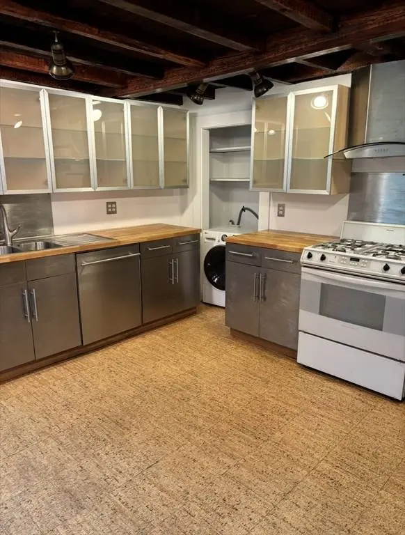 18 Tremont St. #2, Cambridge, MA 02139