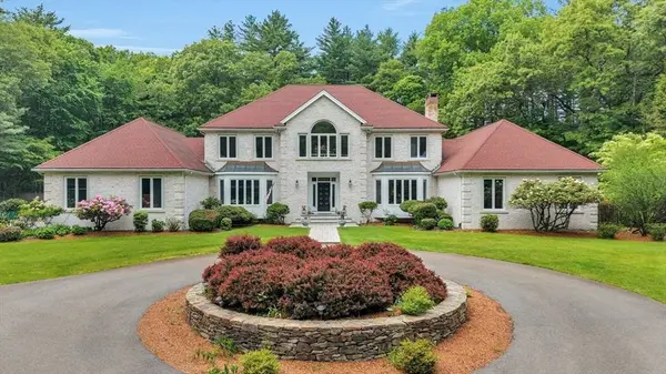 784 Strawberry Hill Rd, Concord, MA 01742