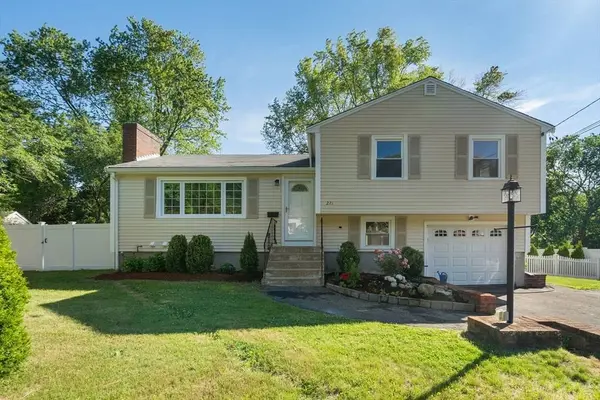 221 Totten Pond Rd