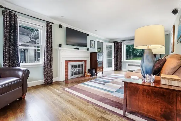 158 Warren Street, Waltham, MA 02453