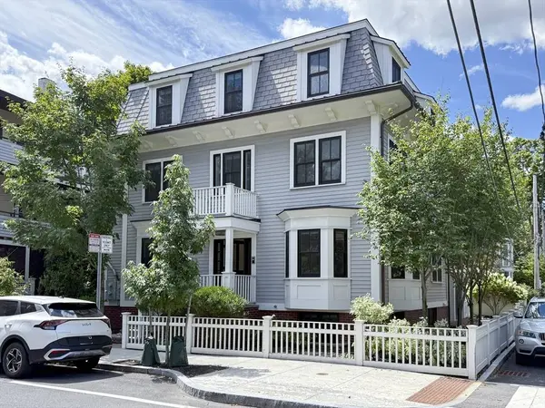 35 Willard St