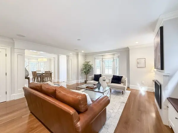 35 Willard St, Cambridge, MA 02138