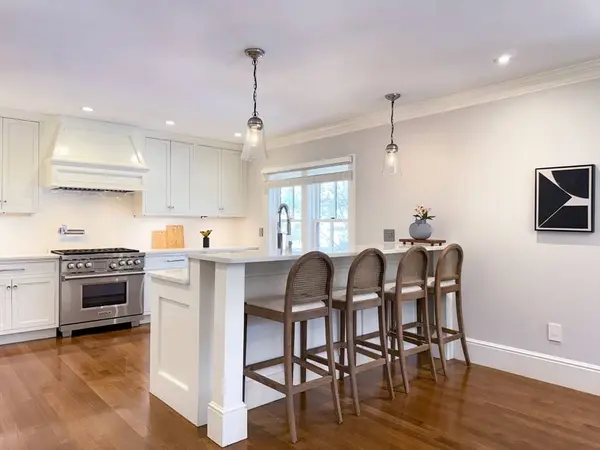 35 Willard St, Cambridge, MA 02138