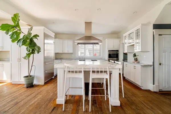 70 Oxford St, Somerville, MA 02143