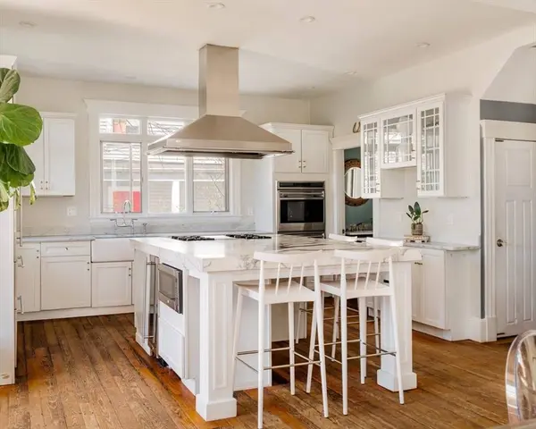 70 Oxford St, Somerville, MA 02143