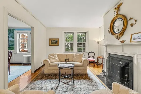 5 Arlington Street #25