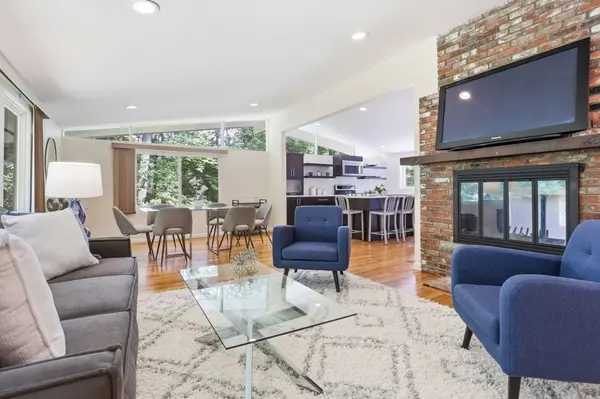 430 Heald Rd, Carlisle, MA 01741