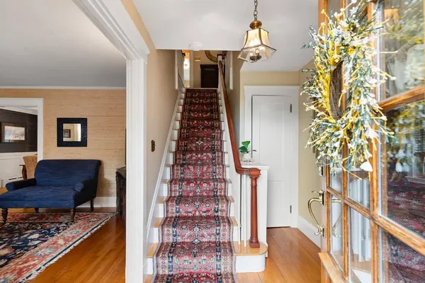 216 Bellevue Rd, Watertown, MA 02472