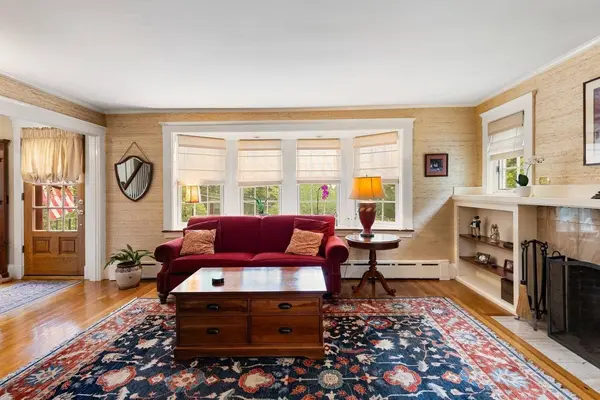 216 Bellevue Rd, Watertown, MA 02472