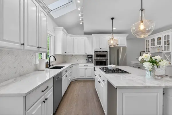 2 Watkins Ln, Southborough, MA 01772