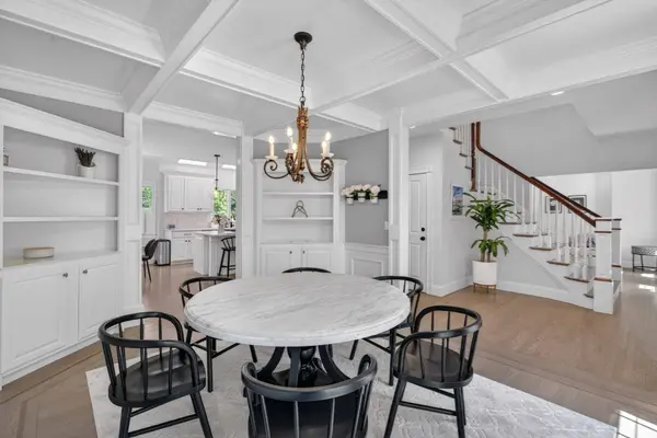2 Watkins Ln, Southborough, MA 01772
