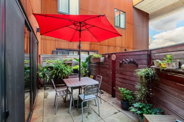 1060 Broadway #114, Somerville, MA 02144