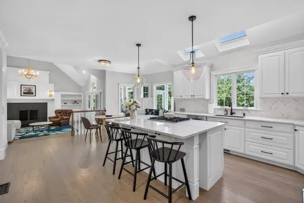 2 Watkins Ln, Southborough, MA 01772