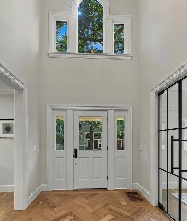 65 Hammond Street, Cambridge, MA 02138
