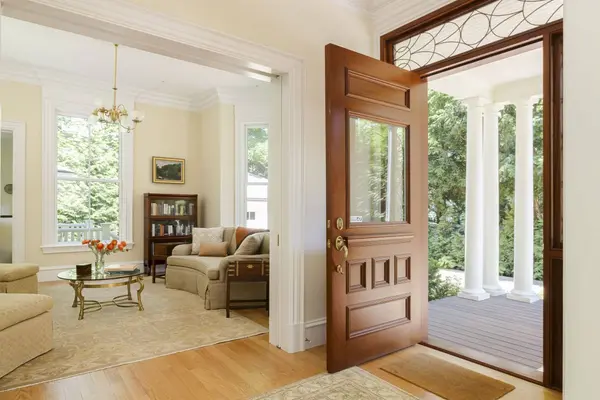 68 Sparks Street, Cambridge, MA 02138