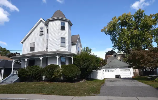 10 Holly St, Watertown, MA 02472