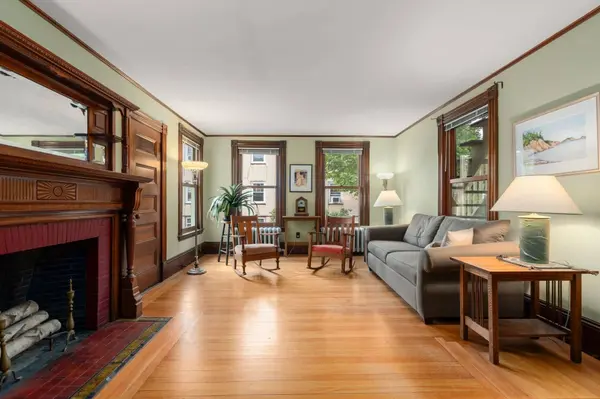 89 Dover St, Somerville, MA 02144