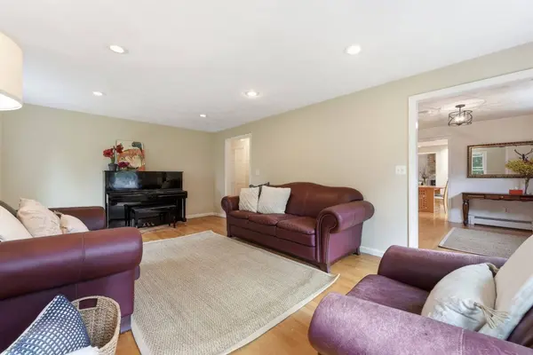 144 Hill St, Concord, MA 01742