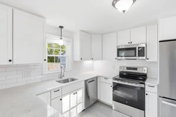 29 Powers Rd, Concord, MA 01742