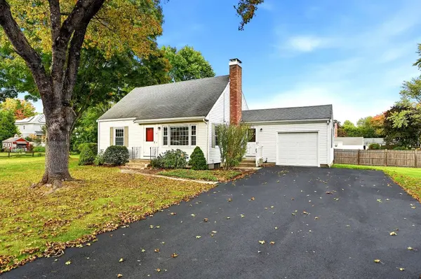 29 Powers Rd, Concord, MA 01742