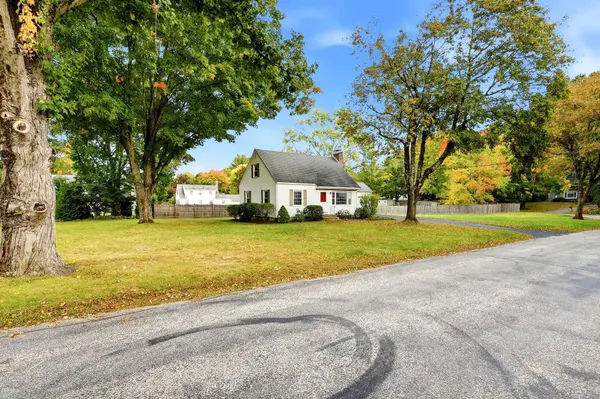 29 Powers Rd, Concord, MA 01742