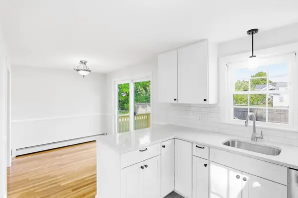 29 Powers Rd, Concord, MA 01742