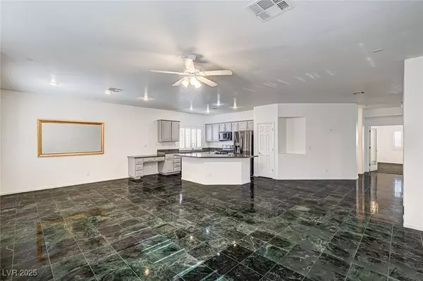 900 Royal Plum LN, Las Vegas, NV 89144