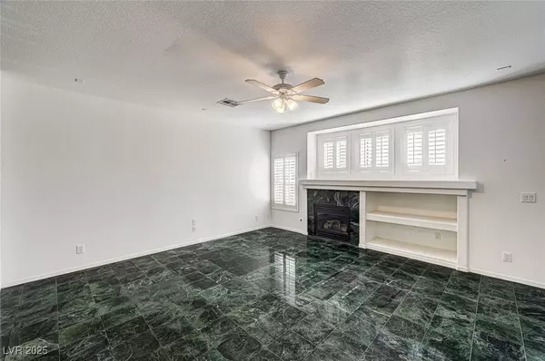 900 Royal Plum LN, Las Vegas, NV 89144