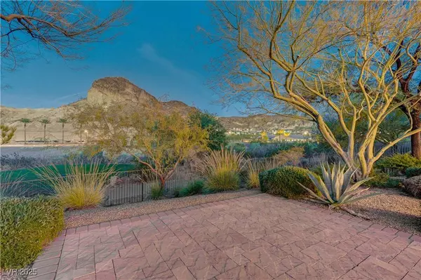 6 Lago Turchino CT, Henderson, NV 89011