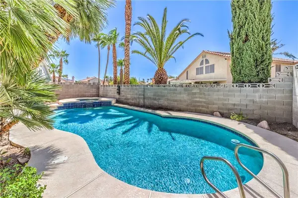 9513 Scenic Sunset DR, Las Vegas, NV 89117