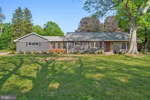 219 S SPRING RD, Vineland, NJ 08361