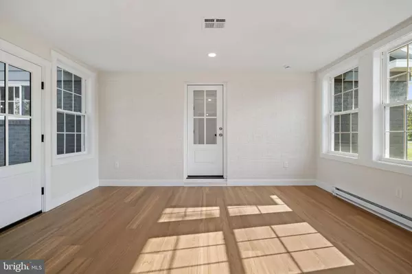 219 S SPRING RD, Vineland, NJ 08361