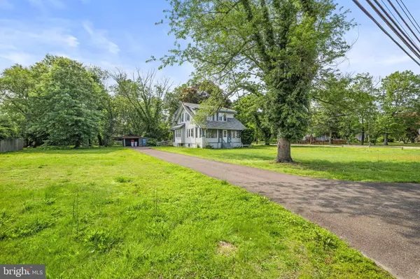 668 S SPRING RD, Vineland, NJ 08361