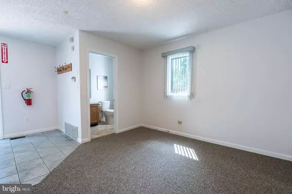 1117 E LANDIS AVE #C, Vineland, NJ 08360