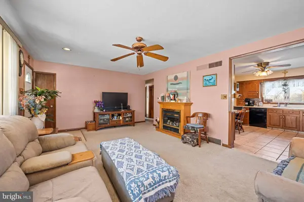 192 HENDRICKS AVE, Vineland, NJ 08360