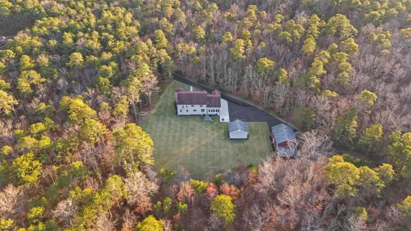 83 Maple Ave, Mays Landing, NJ 08330