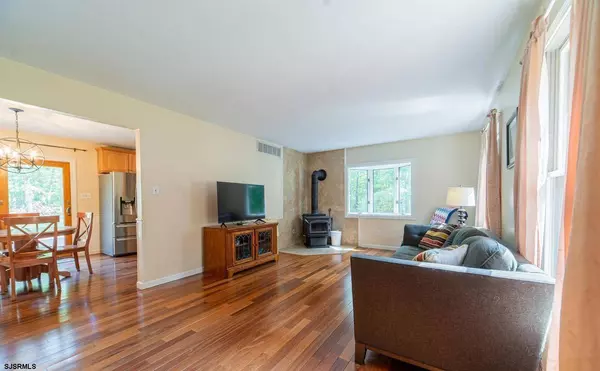 190 5th Ave, Estell Manor, NJ 08319