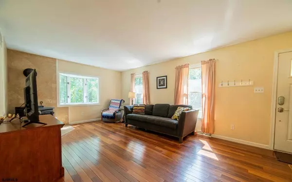 190 5th Ave, Estell Manor, NJ 08319