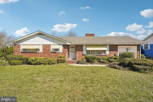662 E WALNUT RD, Vineland, NJ 08360