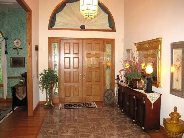 17 Hunters Path, Montgomery Twp., NJ 08558