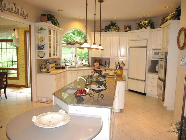 17 Hunters Path, Montgomery Twp., NJ 08558