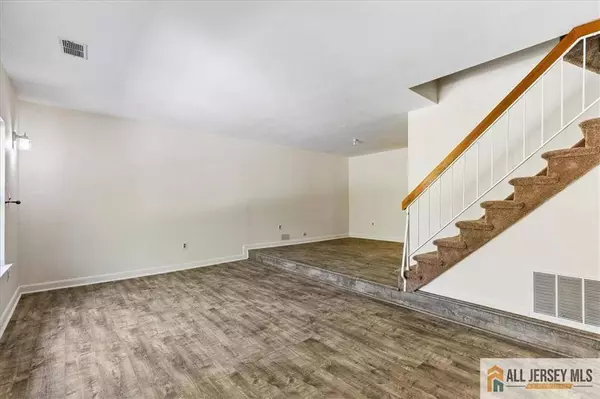 1383 Thomas AVE, North Brunswick, NJ 08902