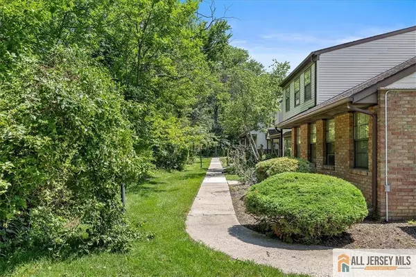 1383 Thomas AVE, North Brunswick, NJ 08902