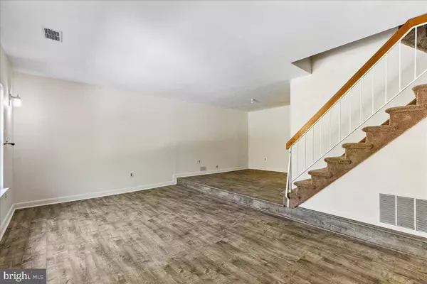 1383 THOMAS AVE, North Brunswick, NJ 08902