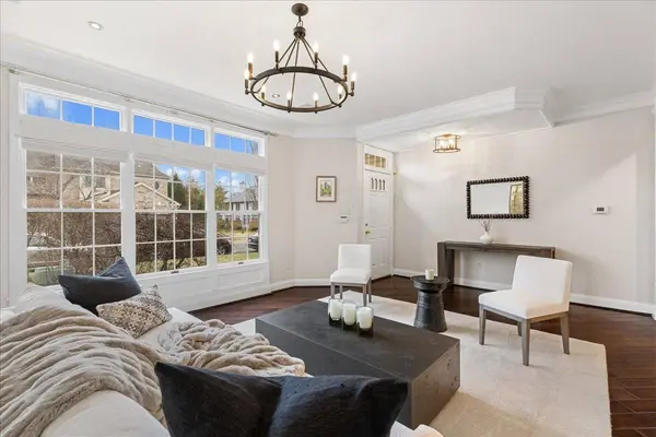 8 Hutchinson Dr, Princeton, NJ 08540-7364