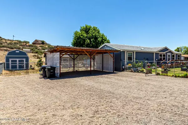 18415 Henry Coe RD, Peeples Valley, AZ 86332