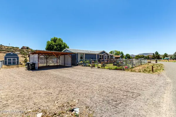 18415 Henry Coe RD, Peeples Valley, AZ 86332