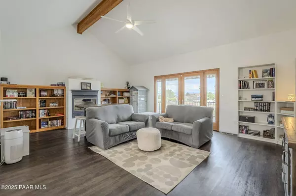 17862 E Hummingbird LN, Mayer, AZ 86333